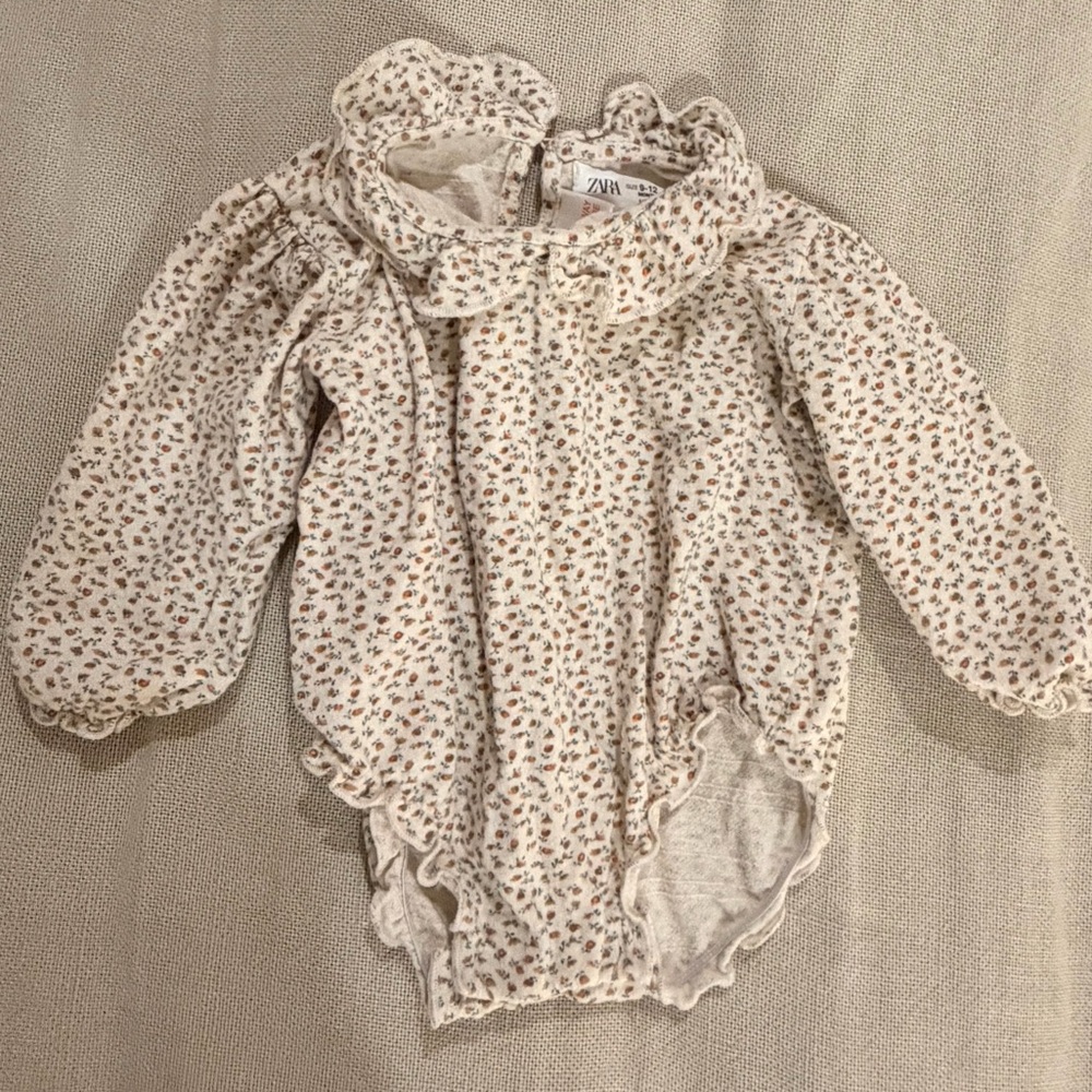 Zara 9-12 month Floral Bodysuit